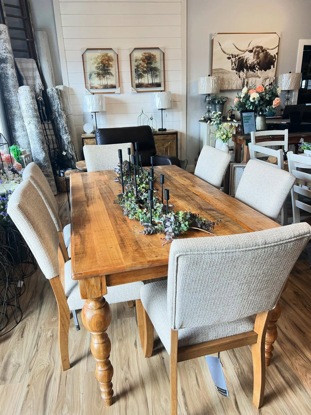 <h2>Your home deserves furniture that feels like you<em>; </em>pieces with personality, history, and craftsmanship you can see and feel.</h2>